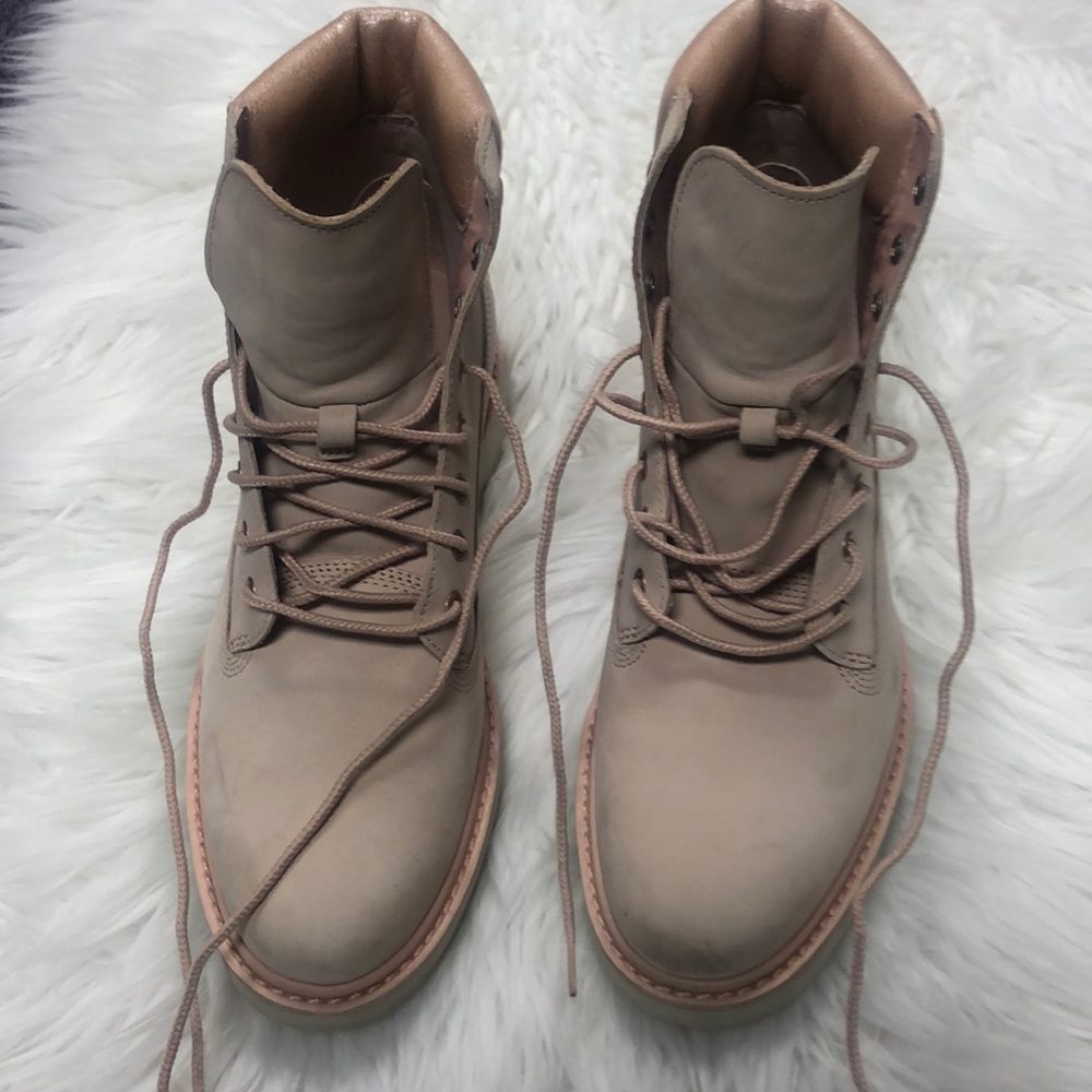 Pink Timberlands Size 7.5